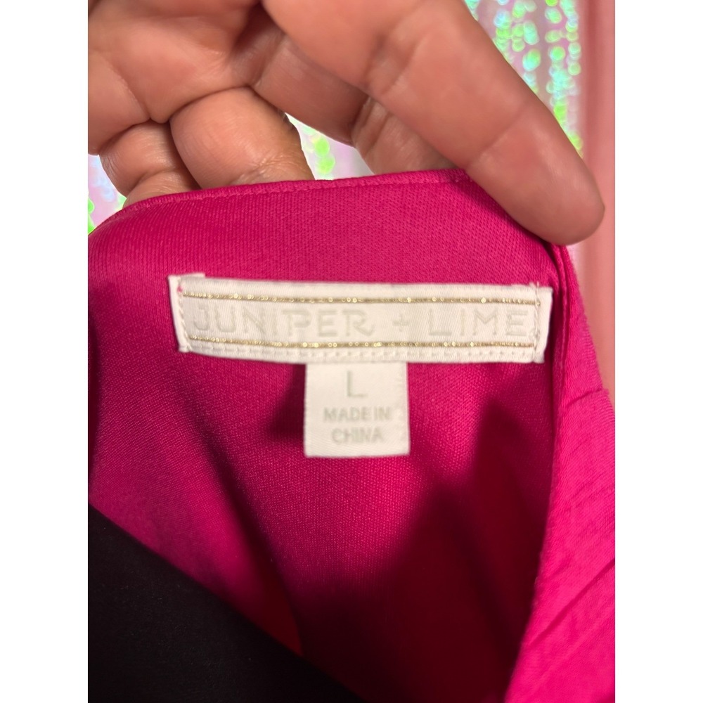 Juniper + Lime Hot Pink Sleeveless Textured Blouse Silver Ring Detail Large - Picture 3 of 3